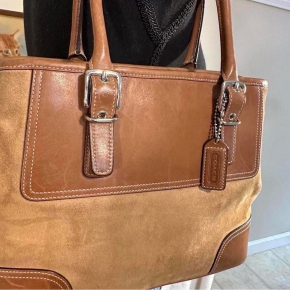 Coach Vintage (2004) Elegant Brown Leather Tote Bag - Picture 2 of 8